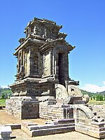 Candi Puntadewa