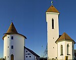 Medeltida bastion och kapellet St. Fabian, Sebastian och Rok i stadsdelen Pungert, längst ut på klippirens spets.