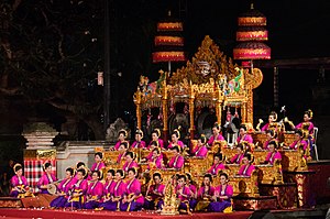 Gamelan Bali yang beranggotakan wanita Gong Kebyar pada Pekan Kebudayaan Bali, Denpasar, Bali, Indonesia, pada 17 Juni 2013