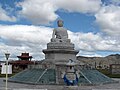 Buddhastatue am Kloster