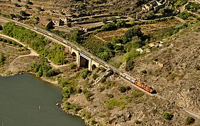 Ponte ferroviária em Ribalonga