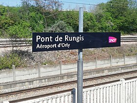 Plaque signalétique indiquant le nom de la gare.