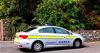 The Burren - R477 - Ballyvaghan - Garda Car Parked at Monk's Pub ^ Restaurant - geograph.org.uk - 3129217.jpg