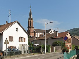 The church and surroundings in Willer-sur-Thur