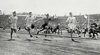 Zieleinlauf im 100-Meter-Finale 1912: George Patching (3. v. l.) wird Vierter