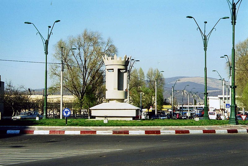 File:Oneşti Romania. 2000 (3176282994).jpg