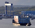 Den 20 meter höga fartygsdelen Lower Block 03 till hangarfartyget HMS Queen Elizabeth (R08) på 8 000 ton på väg till Rosyth Dockyard från Govan Yard runt Skottland, augusti 2011