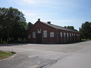 Ridhuset, uppfört 1909. Användes till 1957/1958 då det inreddes till vård- och pjäshall.