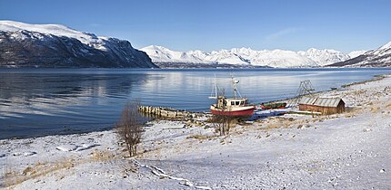 A view from the northeast coast of Kåfjorden