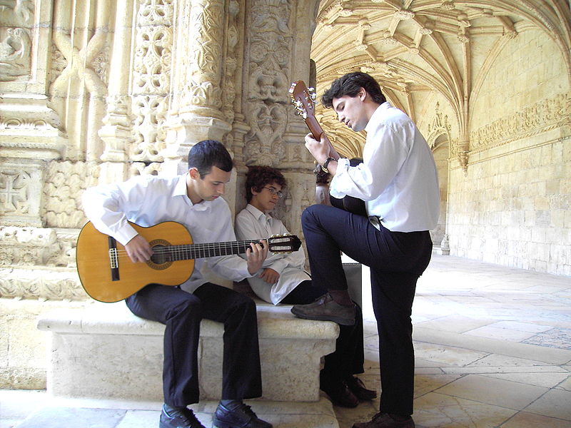 File:Fado1 - Fadistas a los Jeronimos.JPG