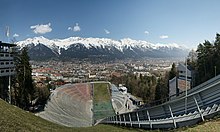 Vido al Innsbruck el skisaltejo