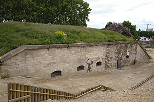 Bastion no 1, vu depuis la pente au-dessous du boulevard Poniatowski.