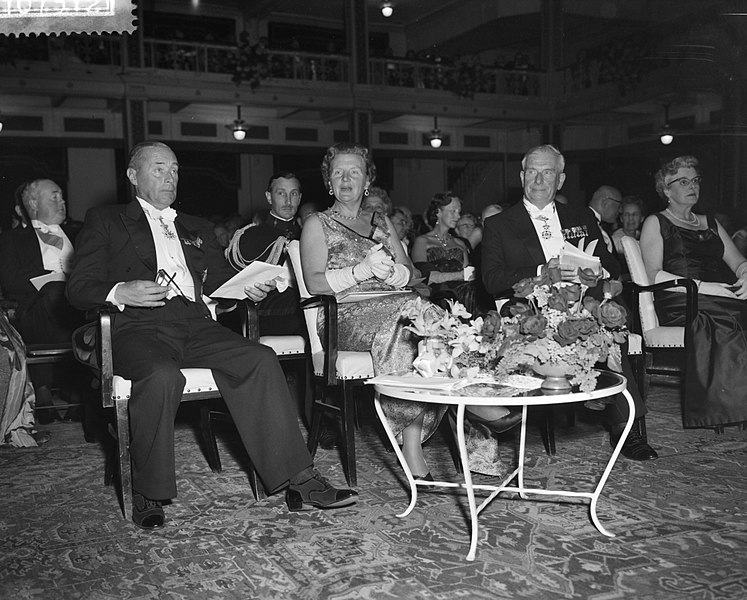 File:40 jaar KLM jubileumconcert in aanwezigheid van koningin Juliana, Bestanddeelnr 910-7312.jpg