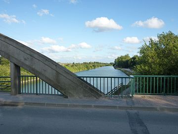 Canal de Neuffossé au village de Pont d'Asquin.