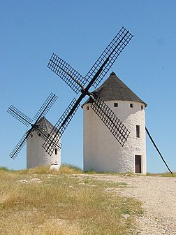 Moulins à vent à Campo de Criptana (Espagne). (définition réelle 425 × 567*)