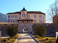 Burgtor mit Hauptfassade an der Nordseite