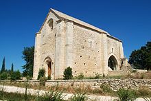 Chapelle Saint-Étienne de Saint-Hilaire-d'Ozilhan 01.JPG