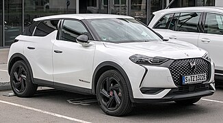 DS 3 Crossback E-Tense - right front view