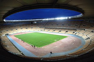 Der Innenraum des Estadio de La Cartuja unter Flutlicht