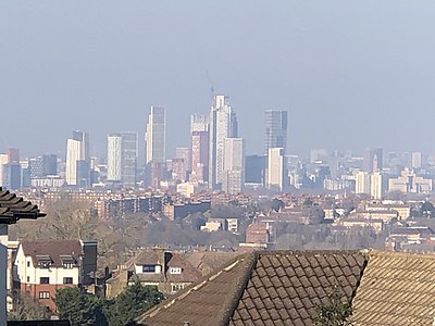 The emerging cluster at Vauxhall and Nine Elms, February 2023. There are currently five towers in this cluster that are between 160m and 200m tall: One Nine Elms City Tower (200m), St George Wharf Tower (181m), One Thames City No. 8 (177m), Aykon London One (168m) and One Nine Elms River Tower (161m). Within five years there will be seven towers in this cluster with heights between 160m and 200m