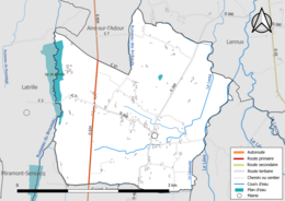 Carte en couleur présentant le réseau hydrographique de la commune