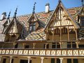 Țigle policrome la Hospices de Beaune / Hôtel-Dieu de Beaune, Franța.