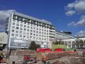 Hinten links Haus A, rechts Haus B, vorn links Neubau der Strahlentherapie (Radioonkologie), rechts Urologische Klinik (Haus 8).