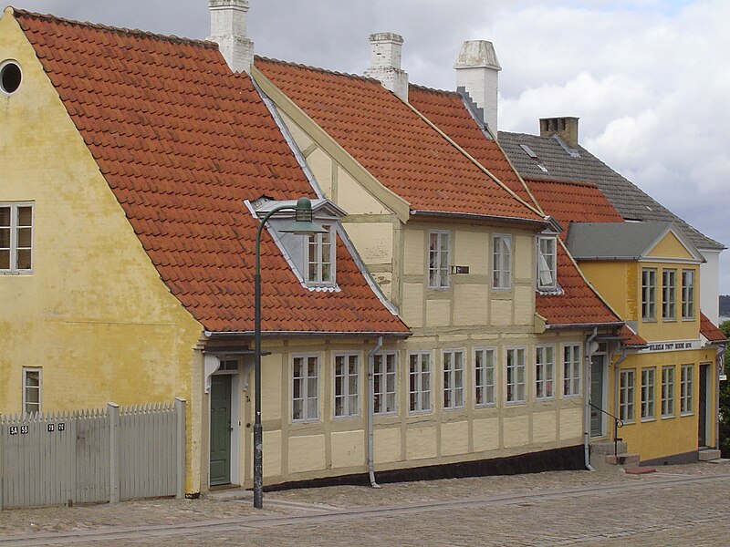 File:Webers Gaad (Roskilde).jpg