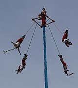 Ceremonia de los voladores, en El Tajín - México.