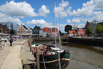 Ebbe i Husum indrehavn