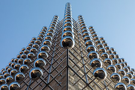 Münster, LWL-Museum für Kunst und Kultur, Lichtkunstwerk „Silberne Frequenz“ (2020)