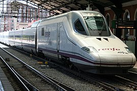 S-102 en gare de Valladolid-Campo Grande, Espagne.