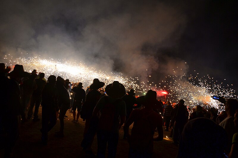 File:Cal Racó, Aquelarre 2014, Cervera, Lleida.jpg