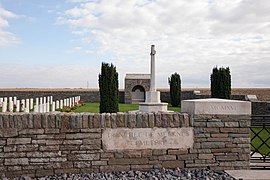 Le cimetière Tranchée de Mecknes.