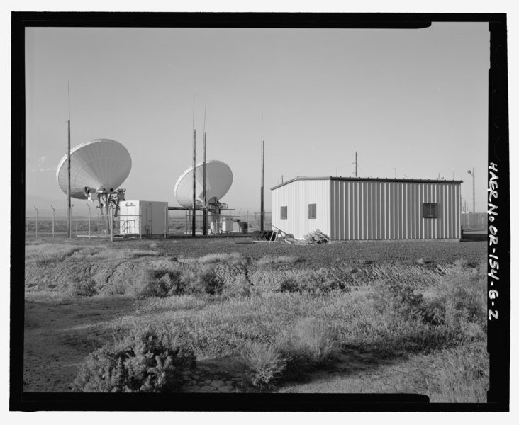 File:View to the southwest of the Two Communications Antenna and their associated structures - Over-the-Horizon Backscatter Radar Network, Christmas Valley Radar Site Transmit Sector Four HAER OR-154-G-2.tif