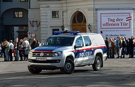 Streifenfahrzeug VW Amarok