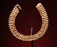 Collana meroitica in oro del 270-50 a.C.