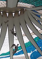 Interior de la catedral de Brasilia, Brasil