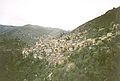 Panorama: vecchia immagine sbiadita del borgo adagiato sul fianco del monte