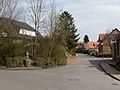 Schöppingen, vue dans la rue: die Bergstrasse avec une sculpture