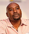 Morris Chestnut interpreta Ike Prentiss