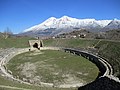 Il monte Velino sullo sfondo di Alba Fucens