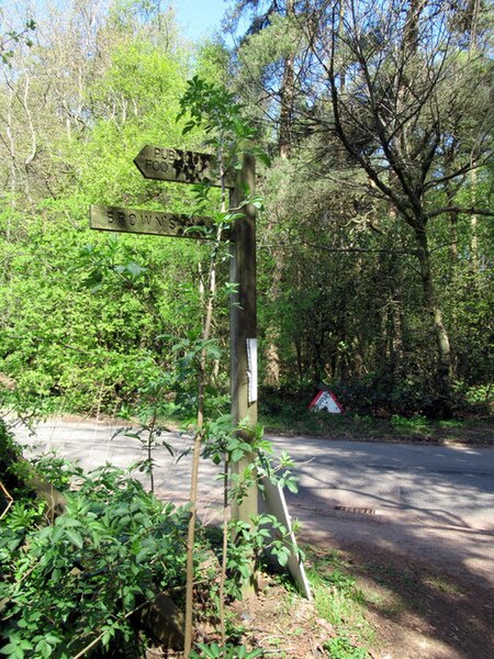 File:Brown's Way footpath sign off Monument Lane Lickey - geograph.org.uk - 6449020.jpg