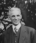 Thumbnail for File:Henry Ford at Edison's home in Ft. Myers Florida 1914 detail LC-LC-USZ62-131044.png