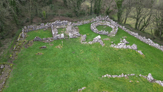 Pentref Celtaidd Din Lligwy Celtic village (pre-Roman) nr Moelfre, Ynys Mon, Wales 20.png