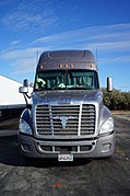 Freightliner Cascadia (2008), front view