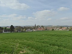 Le Hamel, au centre-est.