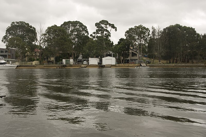 File:View of Georges River from Pleasure Point Reserve 01.jpg