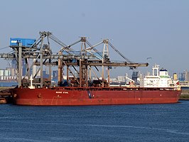 De Berge Stahl in de haven van Rotterdam