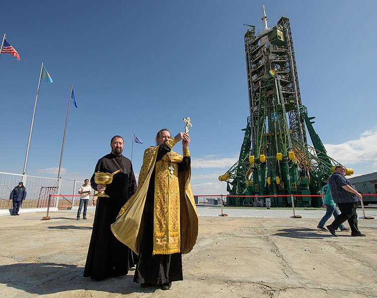 File:Expedition 61 Soyuz Blessing (NHQ201909240002).jpg